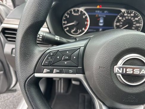 Used 2024 Nissan Altima 2.5 SV FWD image 15