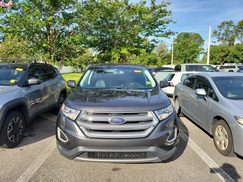 Used 2018 Ford Edge Titanium FWD image 27