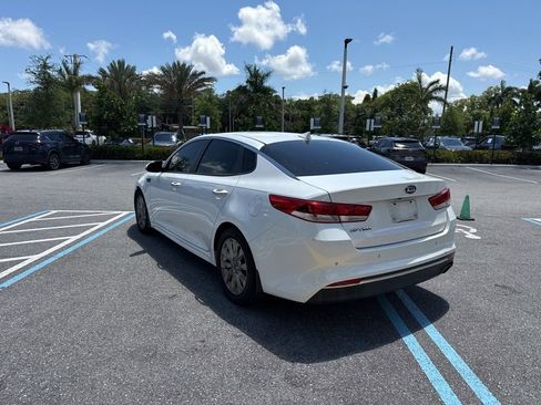 Used 2018 Kia Optima LX w/ 17" Alloy Wheels Package FWD image 7