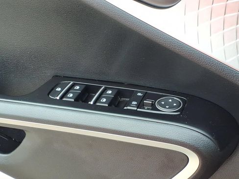 Used 2023 Kia Soul LX FWD image 24
