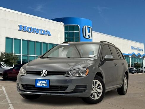 Used 2016 Volkswagen Golf S FWD image 1