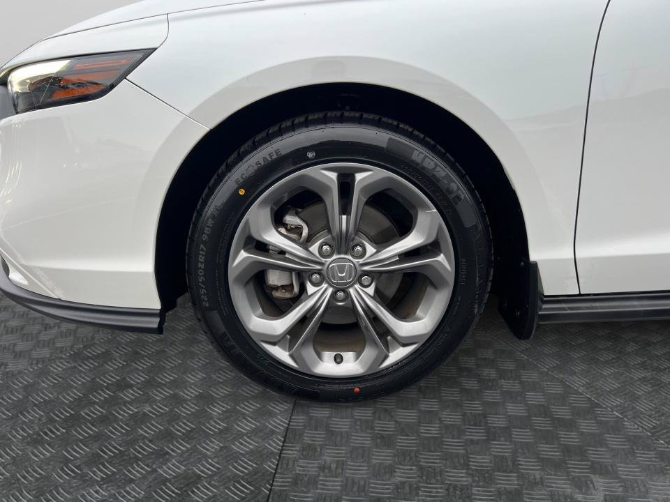 Certified 2023 Honda Accord EX image 27