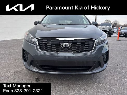 Used 2020 Kia Sorento LX image 2