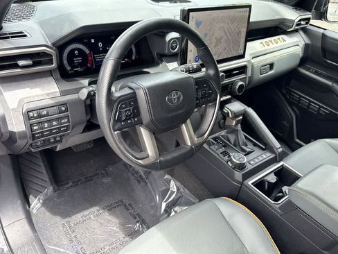 Used 2025 Toyota 4Runner Trailhunter AWD/4WD image 13