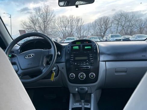 Used 2008 Kia Spectra EX image 10