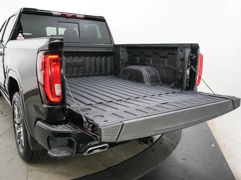 Used 2025 GMC Sierra 1500 Denali Ultimate AWD/4WD image 9