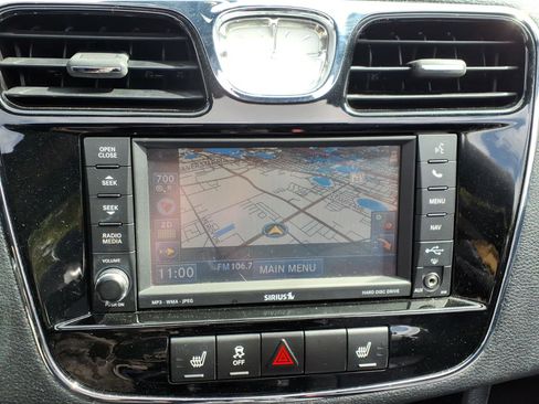 Used 2013 Chrysler 200 S image 9