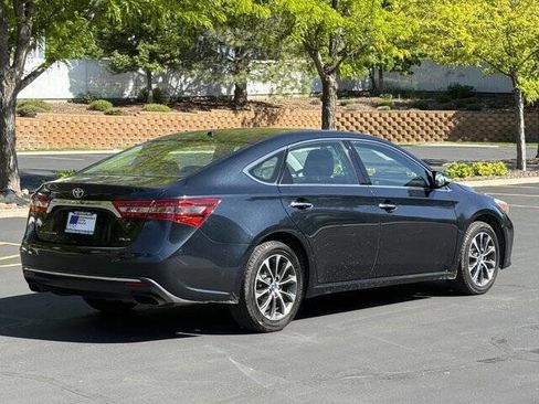 Used 2018 Toyota Avalon XLE FWD image 4