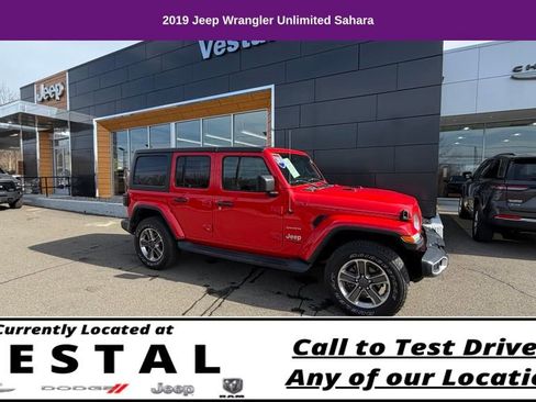 Used 2019 Jeep Wrangler Unlimited Sahara w/ Dual Top Group image 5