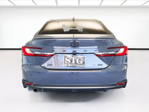 Used 2025 Toyota Camry SE FWD image 5