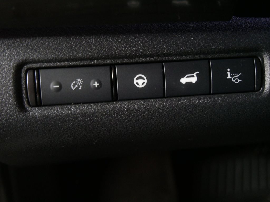 Used 2023 Nissan Pathfinder Platinum AWD/4WD image 17