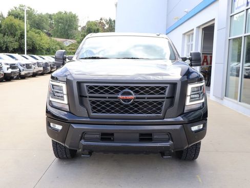 Used 2021 Nissan Titan PRO-4X w/ Pro-4x Convenience Package AWD/4WD image 5