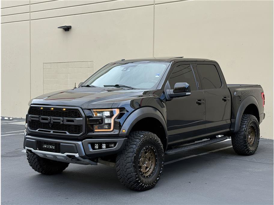 Used 2018 Ford F150 Raptor w/ Equipment Group 802A Luxury AWD/4WD image 4