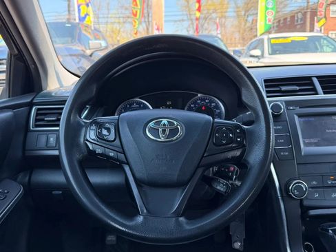Used 2016 Toyota Camry LE image 18
