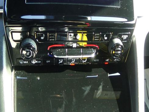 Used 2023 Jeep Grand Cherokee L Laredo image 31