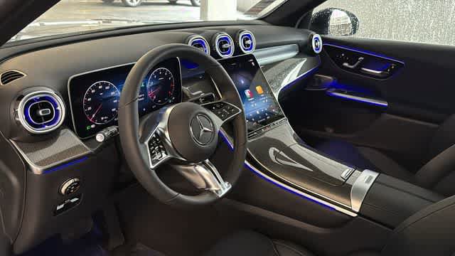 Used 2025 Mercedes-Benz GLC 300 4MATIC image 27