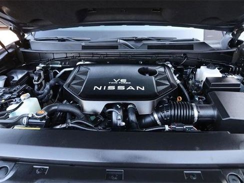 Used 2025 Nissan Armada SL w/ Captain's Chari Seat Package image 29