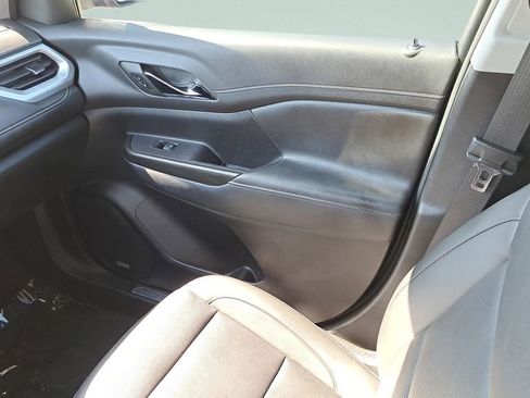 Used 2022 GMC Acadia SLT w/ Technology Package image 16