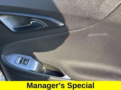 Used 2024 Chevrolet Malibu LT image 37