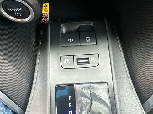 Certified 2023 Toyota Venza XLE image 43