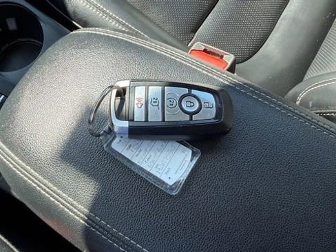 Used 2021 Ford Escape Titanium image 34