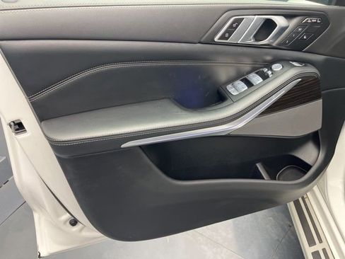Used 2023 BMW X7 xDrive40i image 10