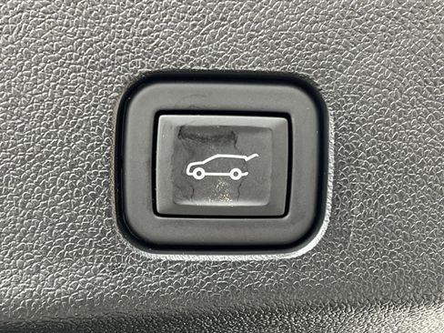 Used 2024 GMC Acadia Denali w/ Super Cruise Package image 19