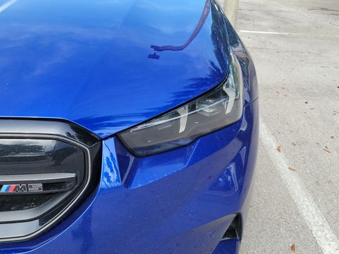 Used 2025 BMW M5 w/ Carbon Package AWD/4WD image 5