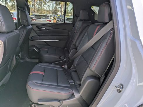 New 2026 Chevrolet Traverse RS image 15