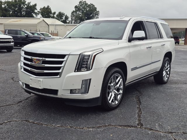 Used 2018 Cadillac Escalade Premium Luxury AWD/4WD image 7