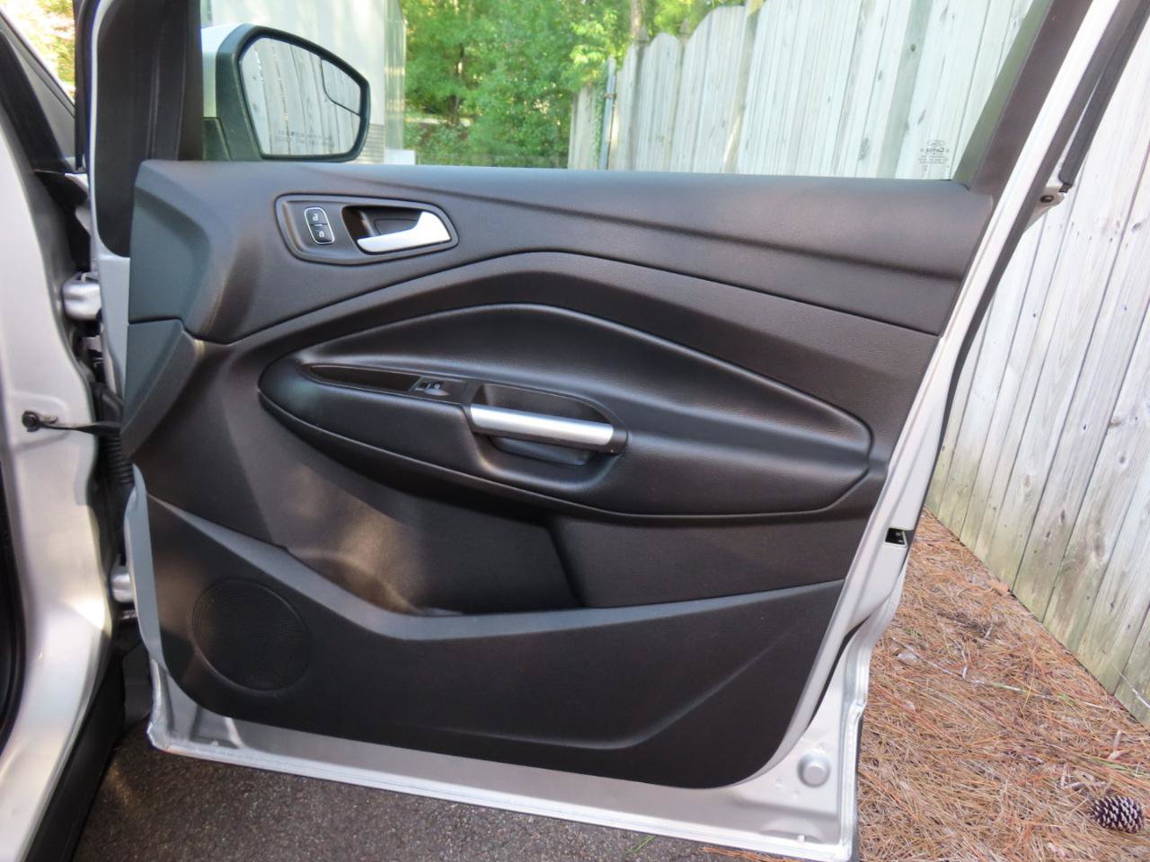 Used 2019 Ford Escape SE FWD image 23