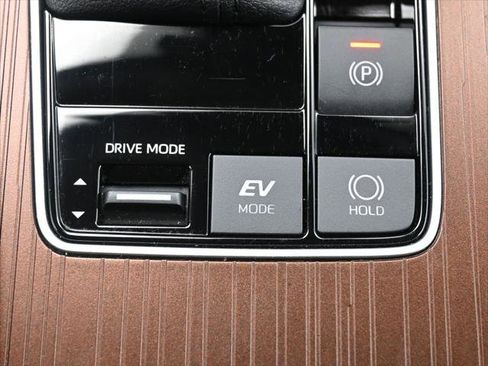 Certified 2024 Toyota Sienna XLE w/ XLE Plus Package AWD/4WD image 29