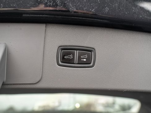 Used 2019 Porsche Cayenne E-Hybrid w/ Premium Plus Package image 13