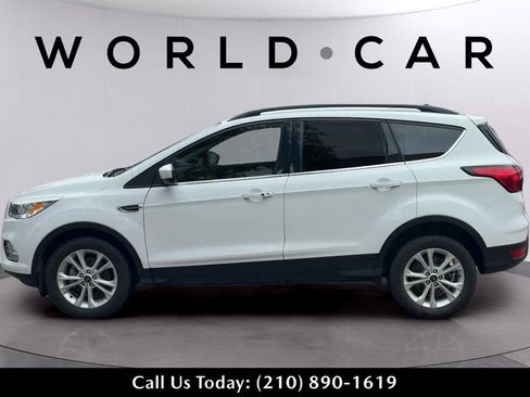 Used 2019 Ford Escape SEL FWD image 4