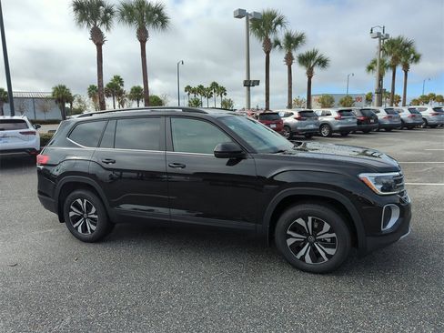 New 2026 Volkswagen Atlas SE image 3