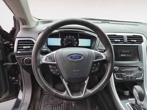 Used 2016 Ford Fusion SE FWD image 13