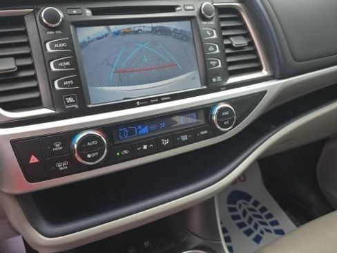 Used 2019 Toyota Highlander Limited w/ Protection Package #3 AWD/4WD image 17