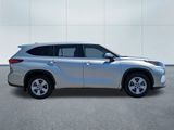 Used 2021 Toyota Highlander LE image 4