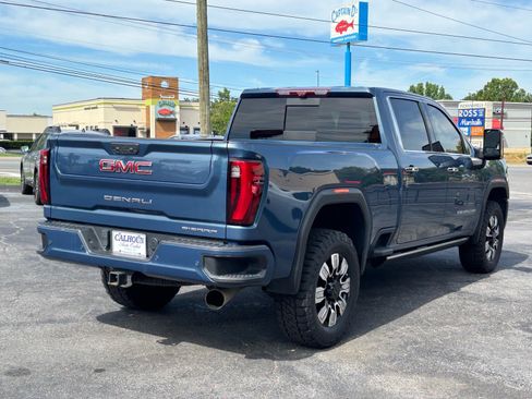 Used 2024 GMC Sierra 2500 Denali w/ Denali Reserve Package AWD/4WD image 4