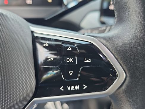 Used 2024 Volkswagen ID.4 Standard image 17