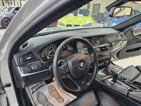 Used 2013 BMW 550i Sedan image 19