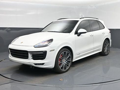 Used 2017 Porsche Cayenne GTS image 9