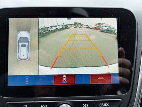 Used 2018 Chevrolet Equinox Premier image 23