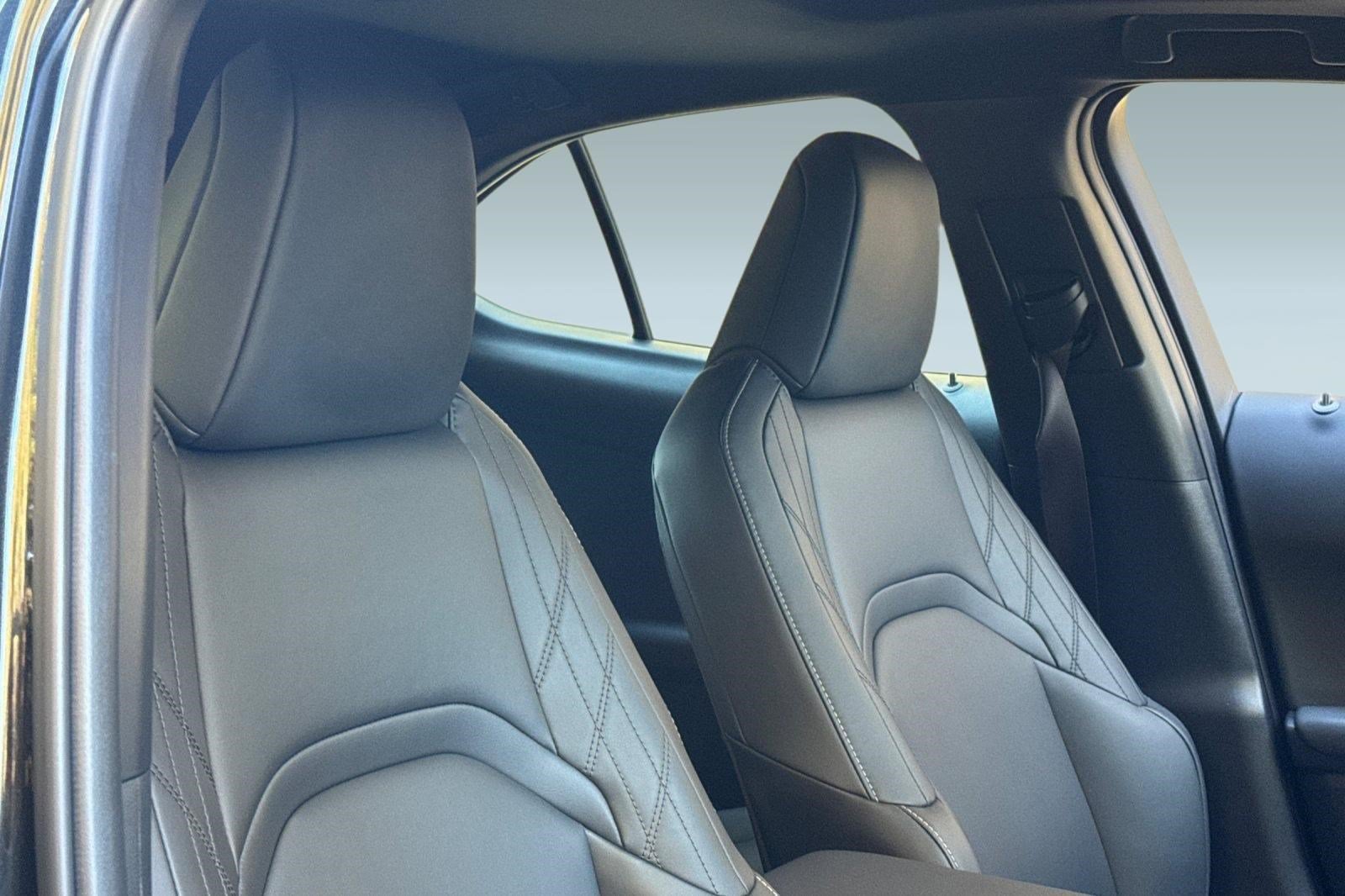 Certified 2025 Lexus UX 300h FWD w/ Accessory Package (Z2) image 33