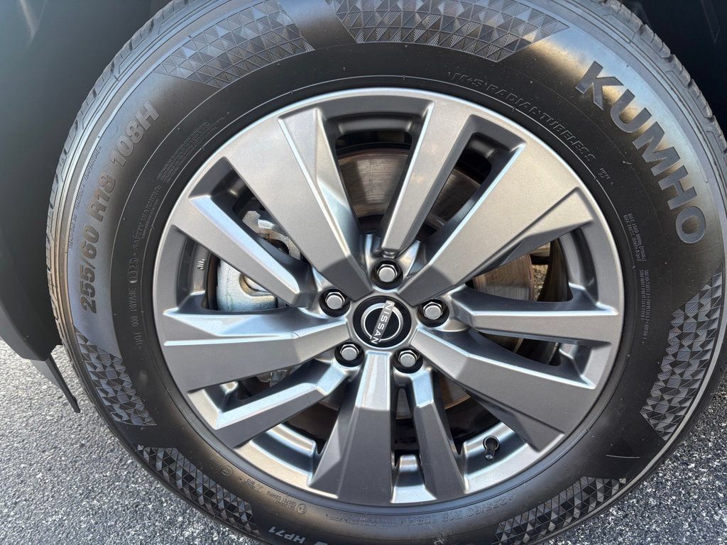 Used 2025 Nissan Pathfinder SV AWD/4WD image 11