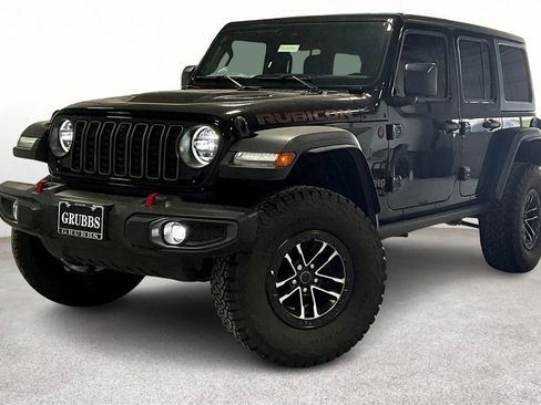 Used 2024 Jeep Wrangler Unlimited Rubicon w/ XTREMEE 35" Tire Package AWD/4WD image 2