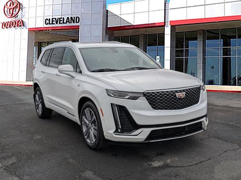 Used 2024 Cadillac XT6 Premium Luxury w/ Technology Package image 2