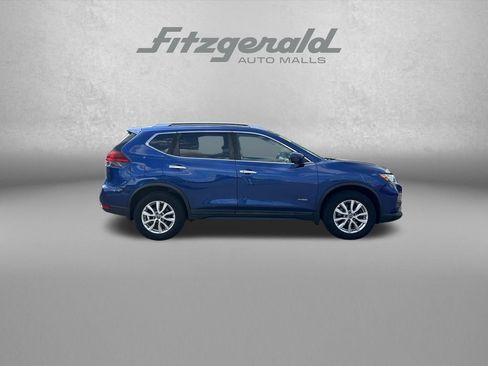 Used 2018 Nissan Rogue SV w/ Premium Package AWD/4WD image 9