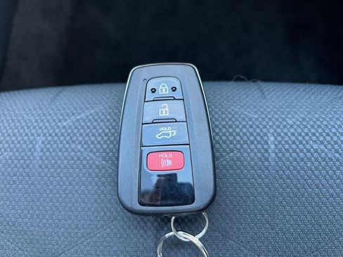 Used 2025 Toyota RAV4 XLE w/ Convenience Package image 22