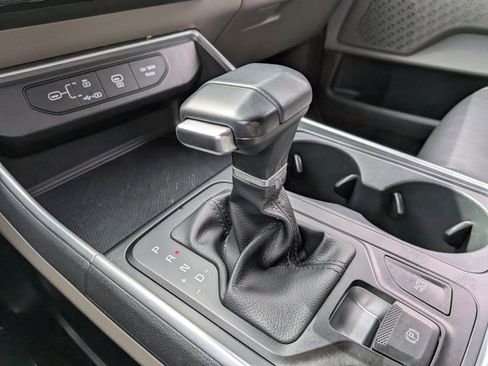 Used 2025 Kia Carnival image 15